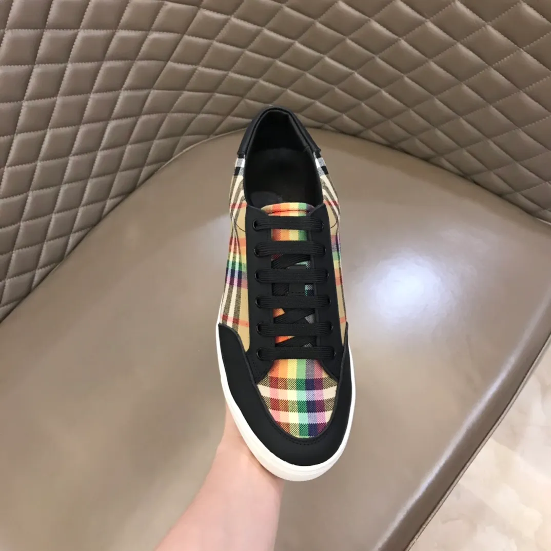 p360 "BURBERR*" men's classic low-top sneakers are reinterpreted in Vintage checkered cotton and matte calfskin, decorated with a new brand logo. First-layer sheepskin lining, embossed Burberry logo on the heel, and original TPU outsole! Size: 38-44
